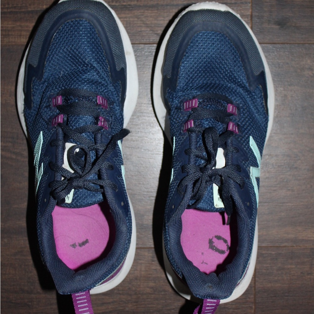 New Balance Women's Sneakers - Picture 3 of 8
